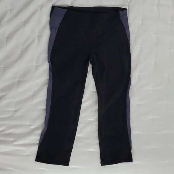 Gap Body Fit Cropped Workout Leggings- Small - Picture 9 of 11